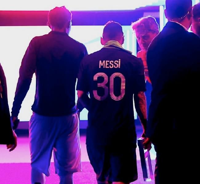 日本老师掀裙子打屁股网