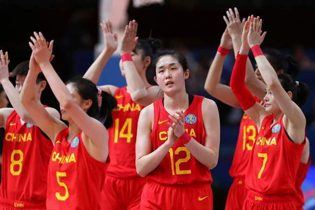 3个女人互添高潮